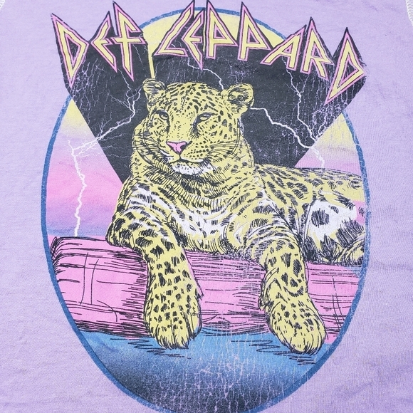 3/$15 goodie two sleeves def Leppard purple crop top women's size large - Picture 2 of 7